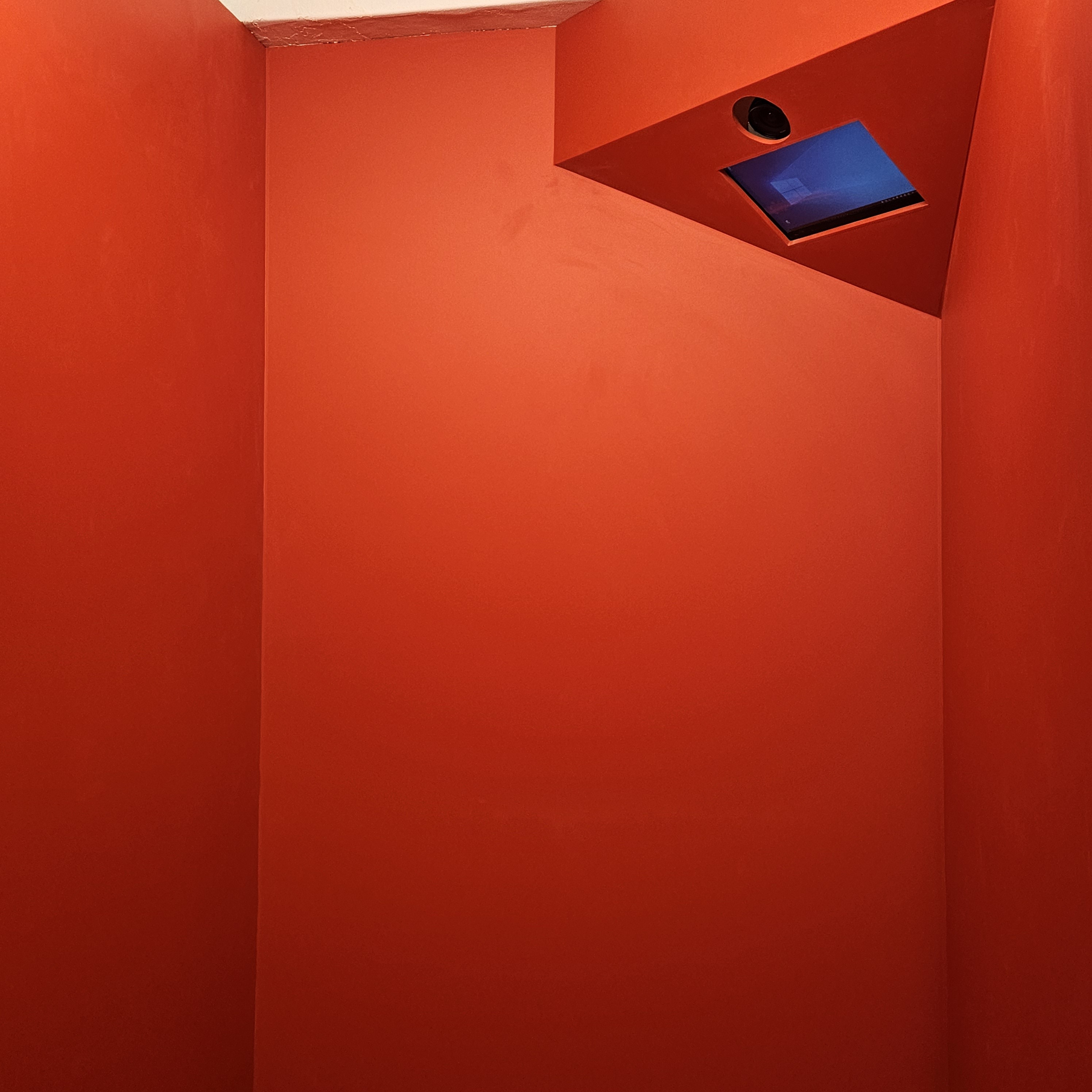DON'T LXXK UP — image 4